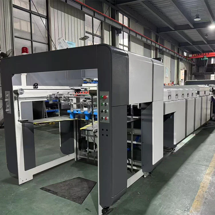 Автоматты қалың жұқа қағаз ультракүлгін май лак машинасы