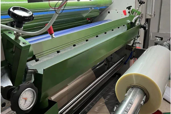 Intelligent Servo Chain Knife Powder Removal Laminating Machine